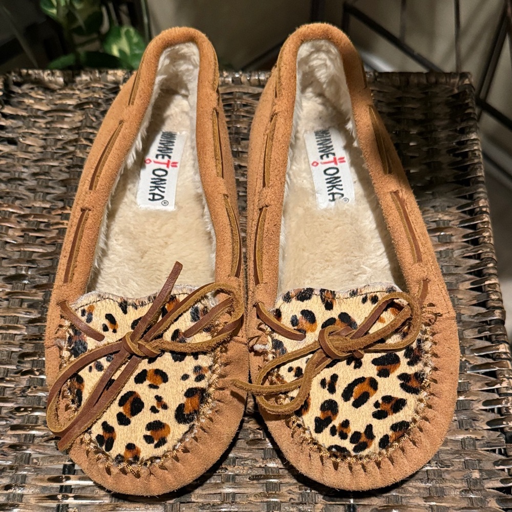 Minnetonka Tan Suede Leopard Moccasins women’s size 7